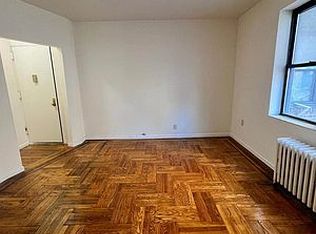 61-40 Saunders St #44, Rego Park, NY 11374