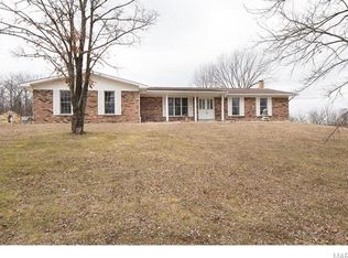 1097 N Service Rd W, Saint Clair, MO 63077