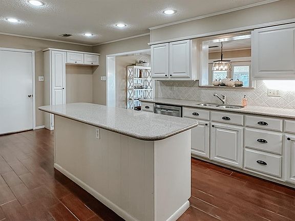 5th image of 1477 NW County Road 2020