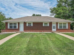 906 SE 3rd Ter, Lees Summit, MO 64063