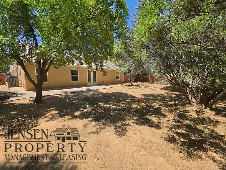 1849 S Halter Cir — Photo 17