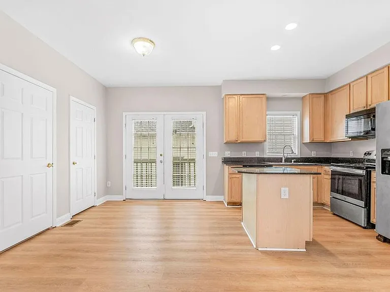 588 John Wesley Dobbs Ave NE — Photo 5
