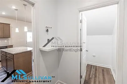 8400 Jordan Meadow Dr — Photo 14