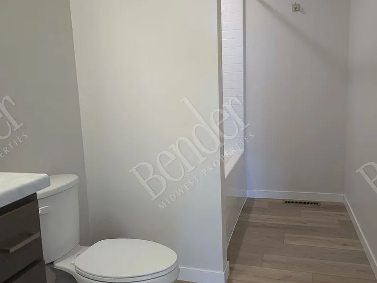 Windmill Flats Townhomes - Up to 2 Months Free! — Photo 11