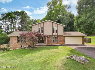 11732 Foxford Dr, Knoxville, TN 37934