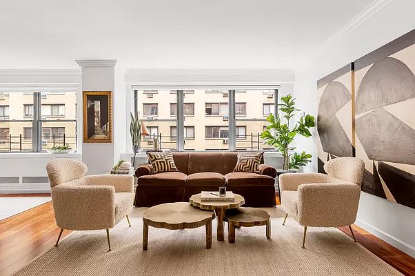 1st image of 10 W 15th St #809/808