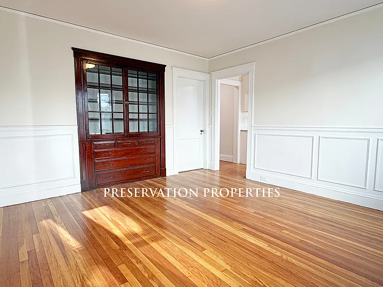 611 Washington St #A — Photo 4