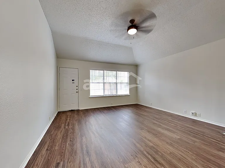 8520 Auburn Dr — Photo 8