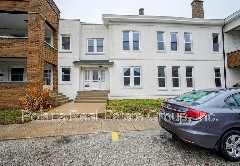 208 W Williams St — Photo 2