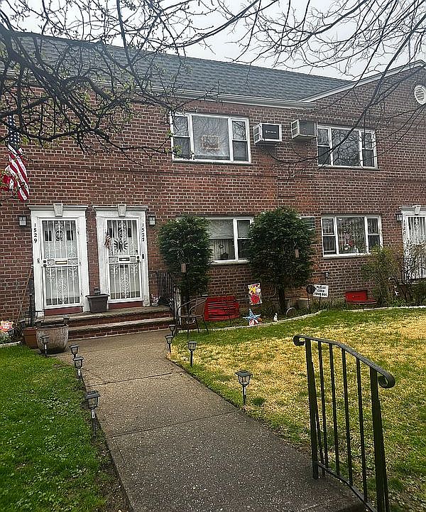1st image of 1527 Independence Ave Floor 2
