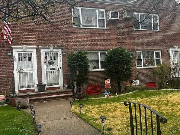 1527 Independence Ave Floor 2, Brooklyn, NY 11228