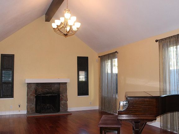 3rd image of 3023 Abelia Ct