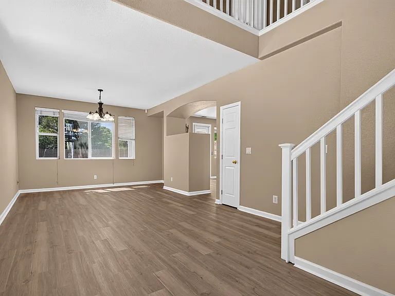 5230 Bay St — Photo 9