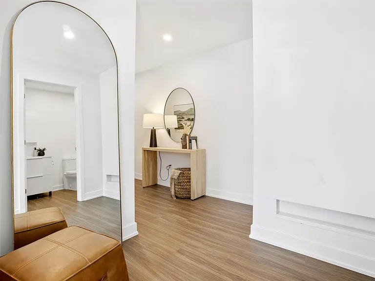 1354 Carling Ave — Photo 19