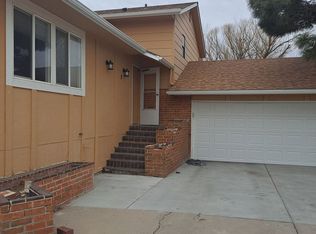 2 Carefree Ln, Pueblo, CO 81001