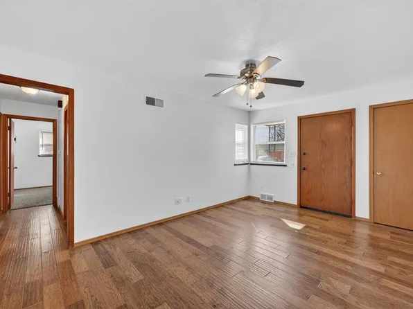 34 Shirley Ln, Edmond, OK 73003