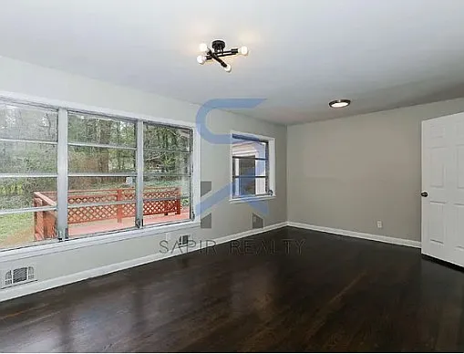 Building Photo - 639 Skipper Dr NW #1