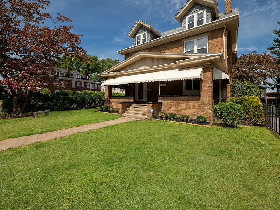 Large gated front yard