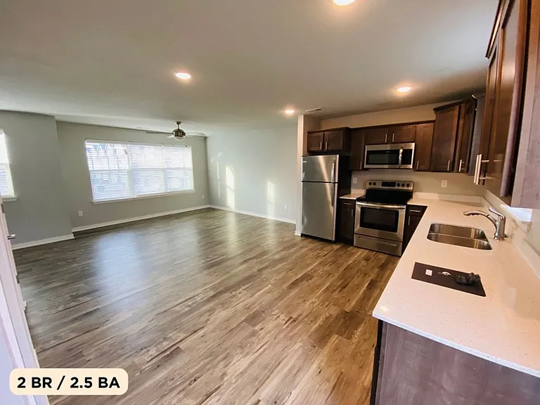 Cove at Kettlestone Townhomes — Photo 9