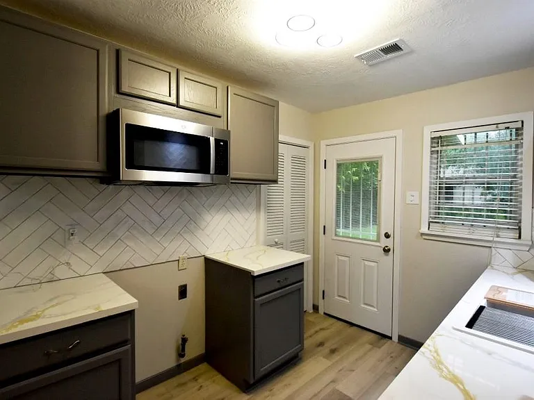10213 Fairland Dr — Photo 19
