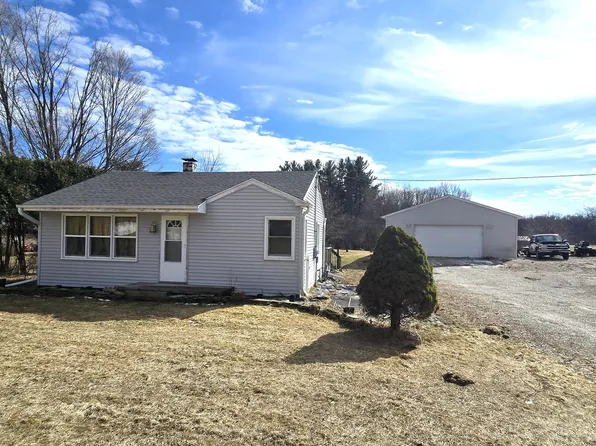 8020 E Day Rd, Bellevue, MI 49021