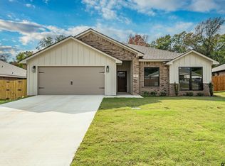 16418 Crossing Cir, Lindale, TX 75771
