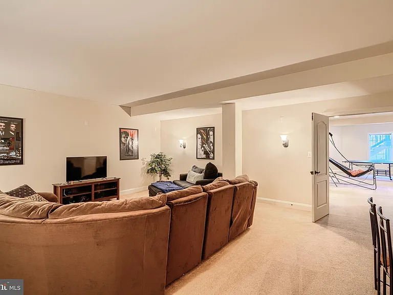 1319 Martin Meadows Dr — Photo 99