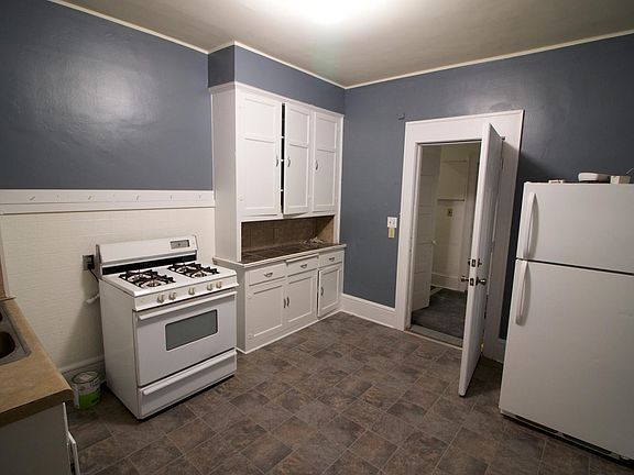 3rd image of 2805 26th Ave S APT 1