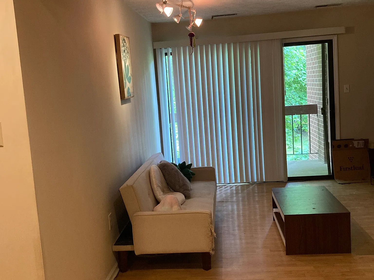 3 bed, 1071 sqft, $1,625 — Photo 2