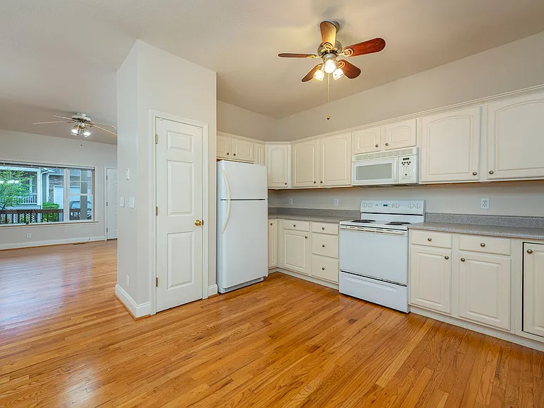 3 Teresa Way — Photo 30