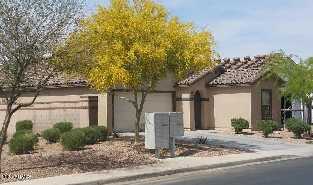 3 bed, 2.0 bath, 1682 sqft, $2,500 — Photo 3