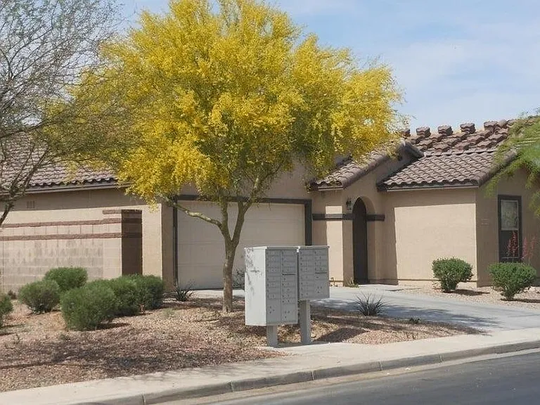 40250 W Green Ct — Photo 3
