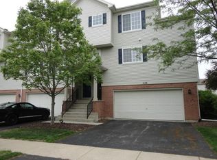 428 Evergreen Cir, Gilberts, IL 60136