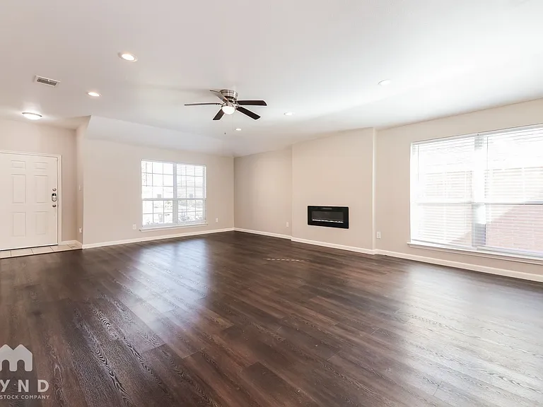 729 Mahogany Dr — Photo 7