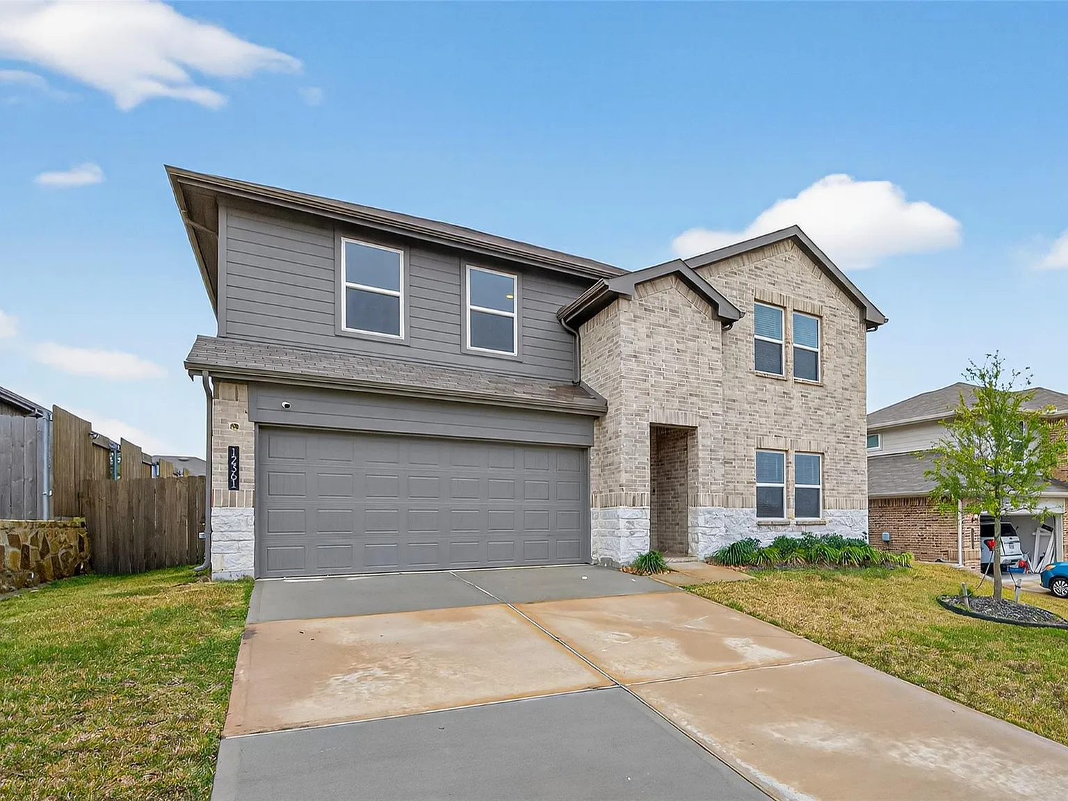 4 bed, 2.5 bath, 3151 sqft, $2,500 — Photo 2