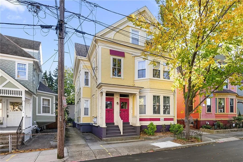 2 bed, 1.0 bath, 2720 sqft, $2,150 — Photo 2