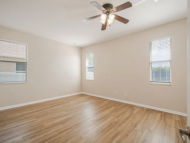 1904 Candlenut Cir — Photo 36