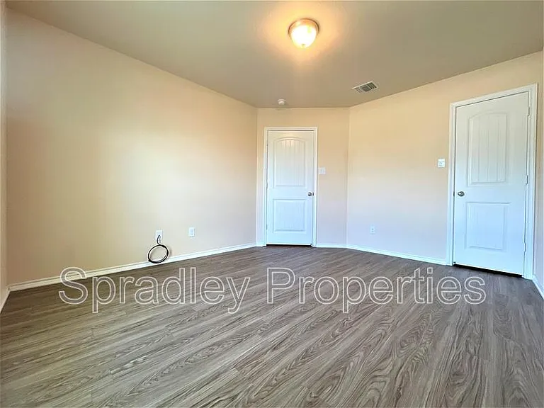 2214 Justice Dr — Photo 8