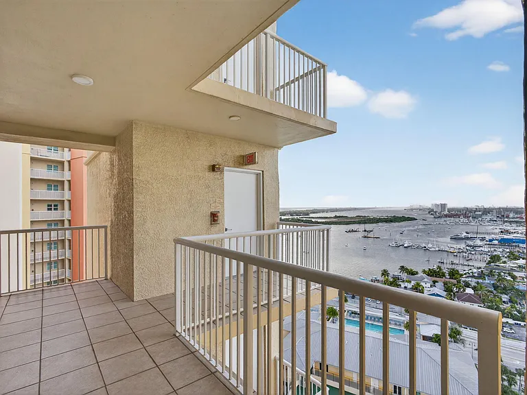 2650 Lake Shr #2303 — Photo 38