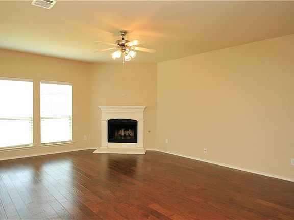 4th image of 9720 Zaharias Dr