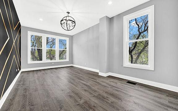 4th image of 6041 S Wood St #1