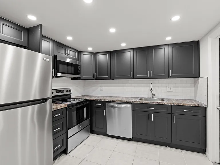 626 NW 13th St #310 — Photo 3