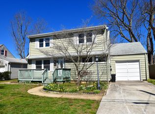 904 Woodcrest Dr, Spring Lake, NJ 07762
