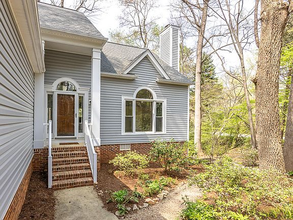 2nd image of 304 W Kirkfield Dr