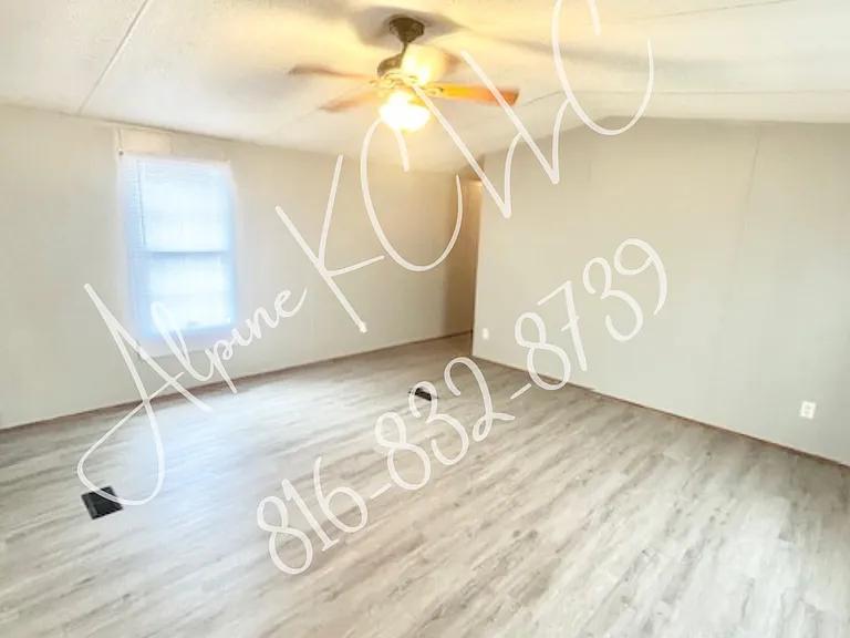 5601 SW Lakefront Ln S #11 — Photo 2