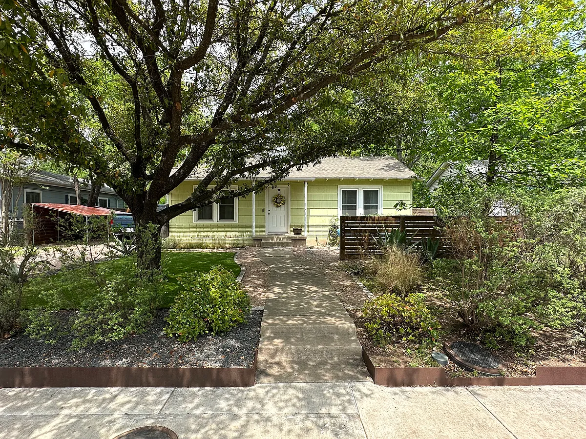Building Photo - 1806 Justin Ln #A