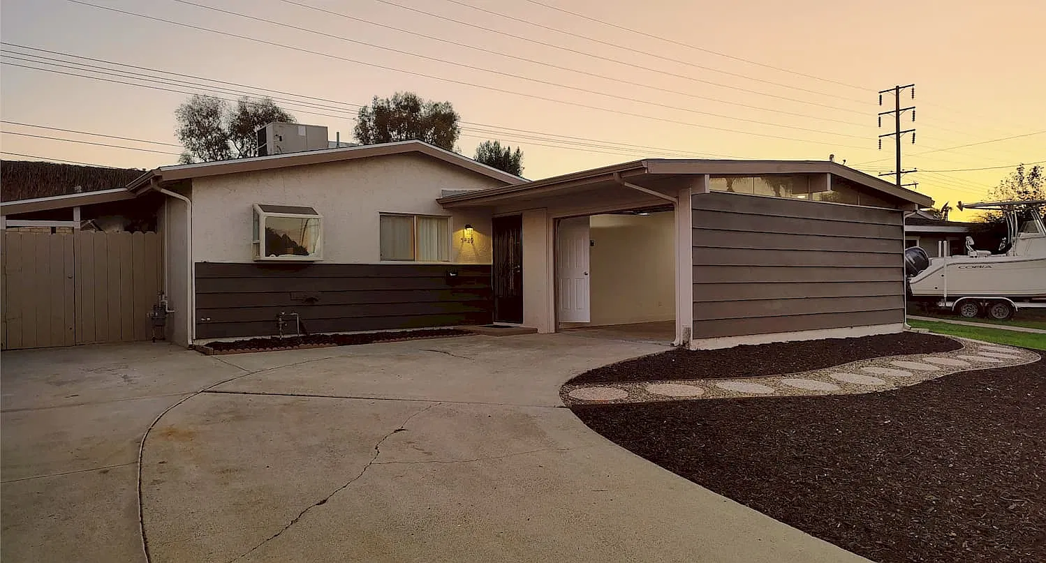 3 bed, 1245 sqft, $4,275 — Photo 2