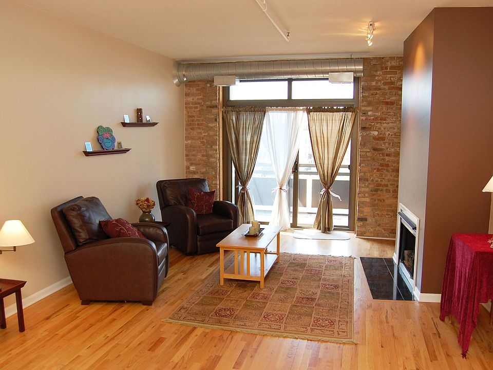 1st image of 1735 W Diversey Pkwy APT 404
