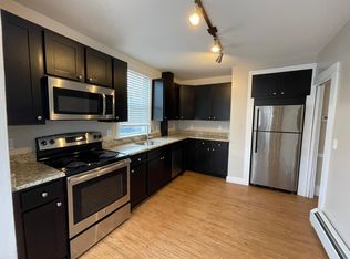28 School St APT B, Rockport, MA 01966