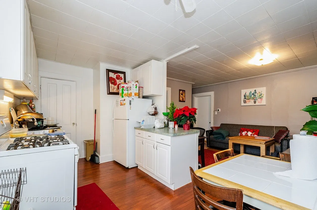2 bed, 800 sqft, $1,770 — Photo 4